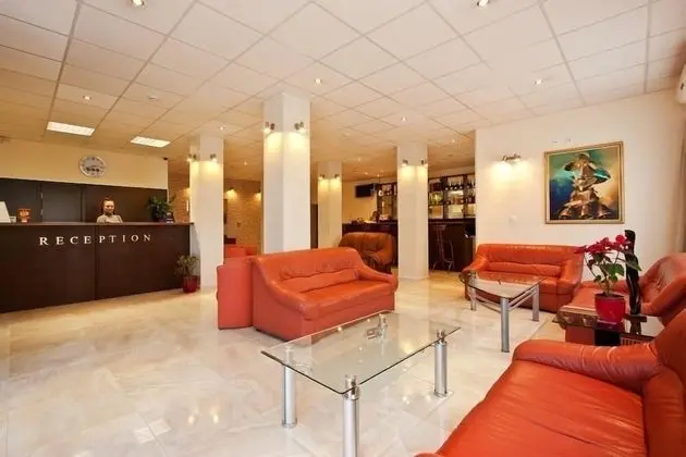 Hotel Cheap - Lobi