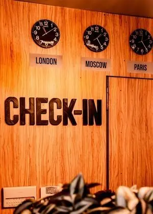 Check-In Center - Hostel - Lobi