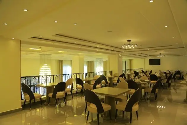 Check Inn Hotels - Addis Ababa - Yerinde Yemek