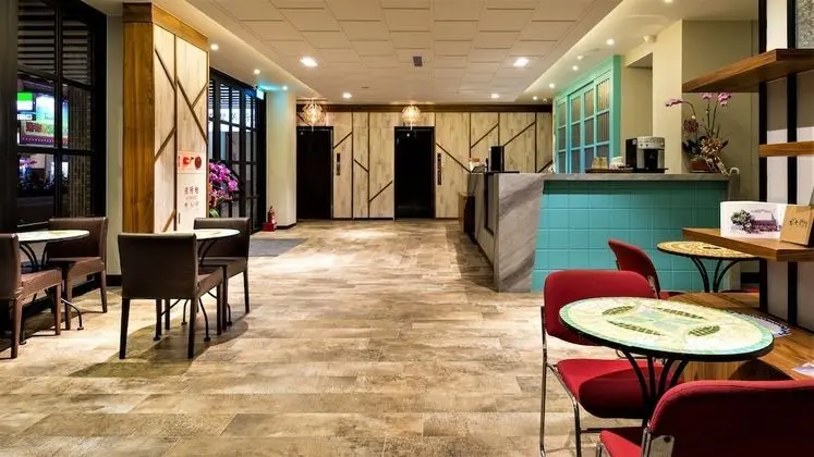 CHECK inn Taichung Ziyou - Lobi