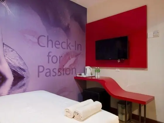 Check In Hotel - Oda