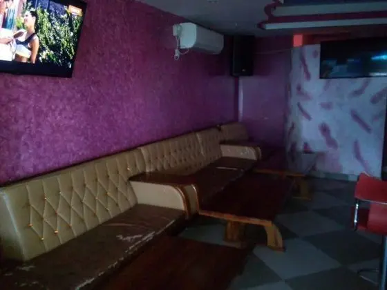 Checkpoint Inn - İç Mekan