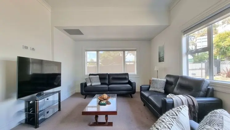 Cheerful 5 - Bedroom Home - Free Parking - Öne Çıkan Resim