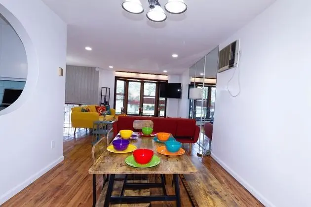 Cheerful & Beautiful 3-Bedroom Ranch - Yerinde Yemek