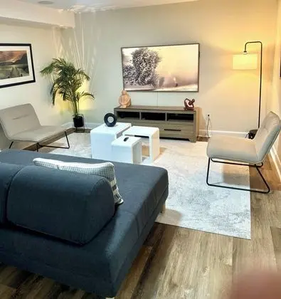 Cheerful and Modern - Öne Çıkan Resim