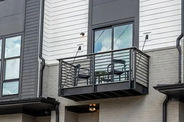 Cheerful Townhome With Garage EAV Local