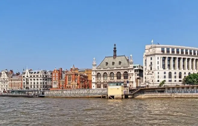 Chelsea Beautiful 1 bed Apartment in Mansion Block With River View Cheyne Walk