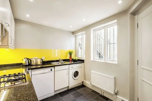 Chelsea - Draycott Place apartments by Flying Butler - Mutfak