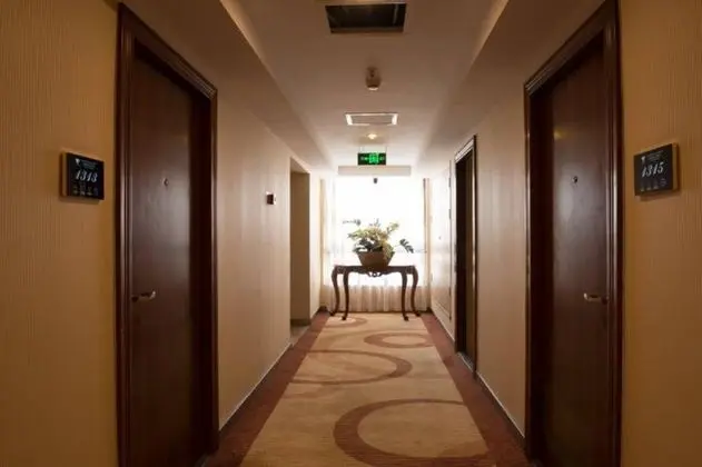 CHENGDU LONGHU BEACH HOTEL