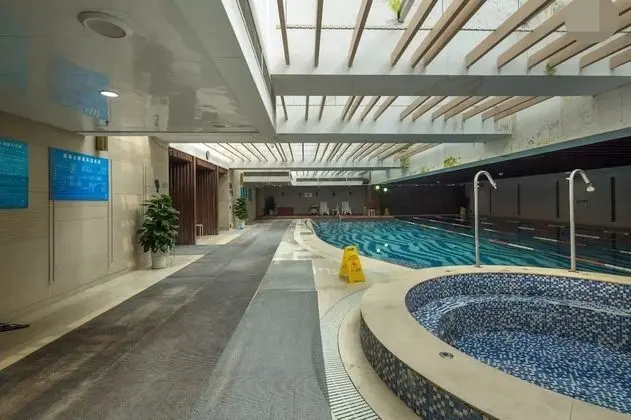 Chengdu Skyline International Apartment - Havuz