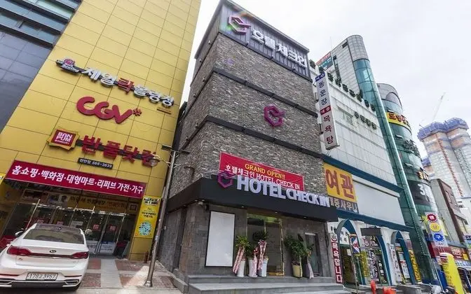 Cheonan Hotel Check-in