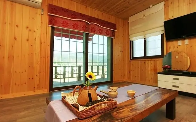 Cheongdo Mountains Bed and Breakfast - Oda