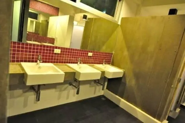 CheQinn Bangkok Chic Hostel
