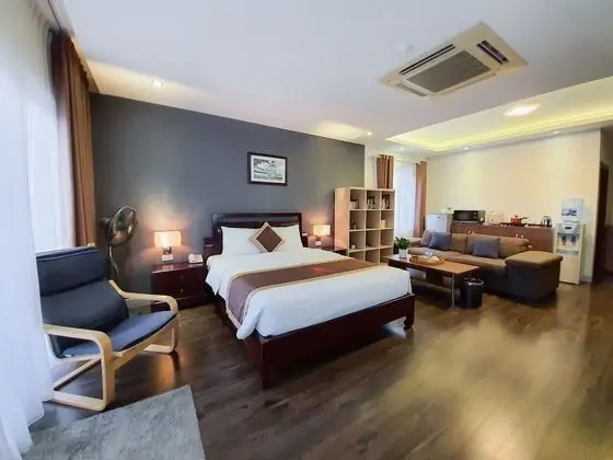 Cherry Hotel 1