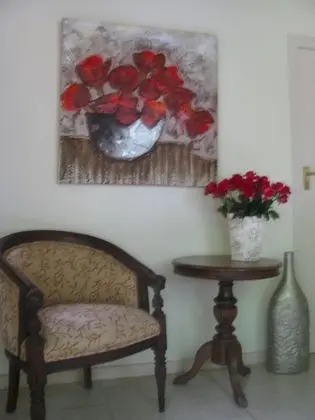 Cherry Berry Guest House - Lobi