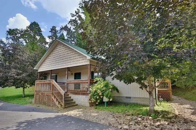 Cherry Blossom 11 - Three Bedroom Chalet