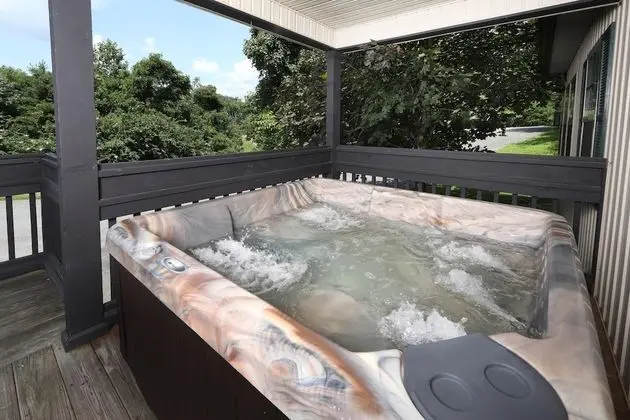 Cherry Blossom 11 - Three Bedroom Chalet - Havuz