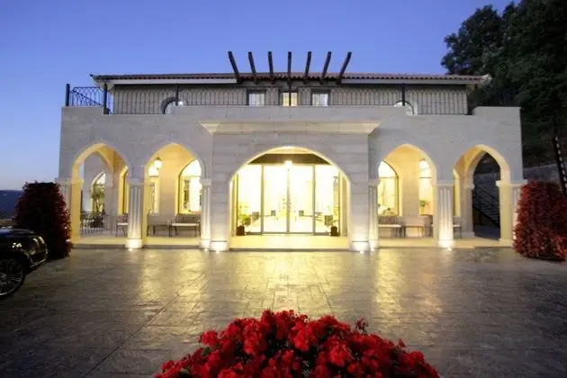 Cherry Blossom Boutique Hotel - 1