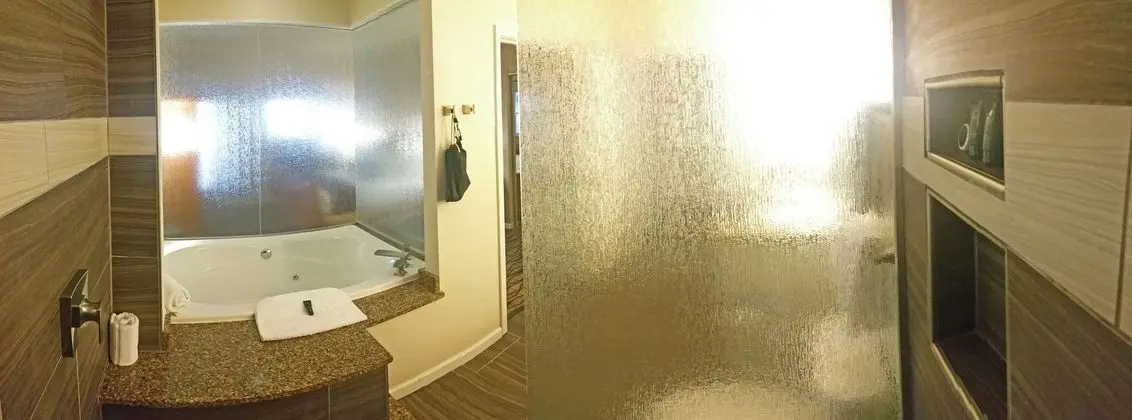 Cherry Tree Inn & Suites