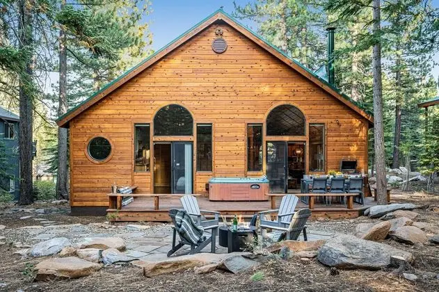 Cherrywood by Avantstay Gorgeous Cottage Surrounded by Pine Trees w/ Hot Tub - İç Mekan