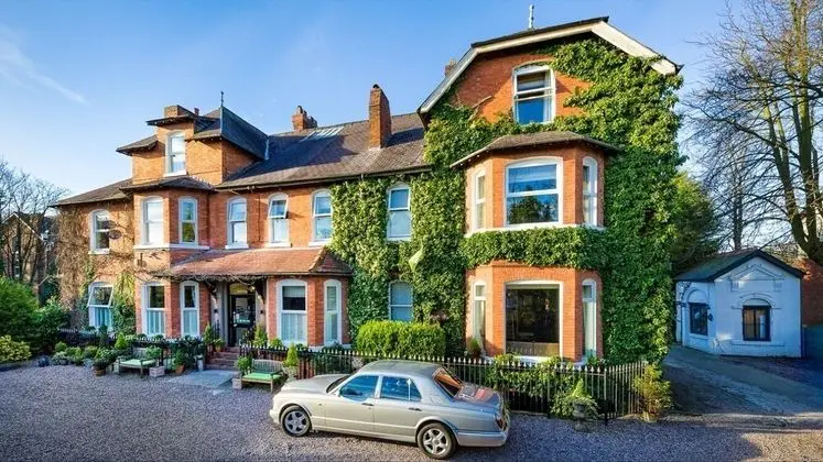 Cheshire Hospitality Ltd T/A Lennox Lea Studios & Apartments