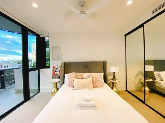 Chester & Ella Apartments - Oda