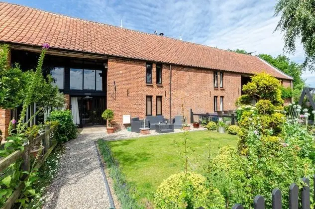 Chestnut Barn Runham 1880's Barn Conversion