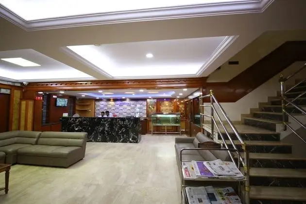 Hotel Chetan International - Lobi