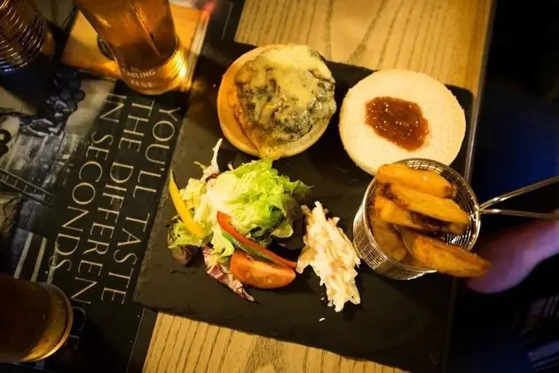 The Cheviot Hotel - Yerinde Yemek