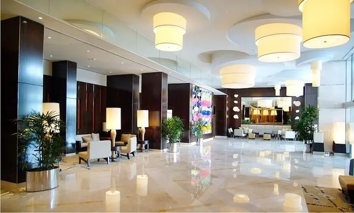 Chevron Renaissance Private Apartments - Lobi