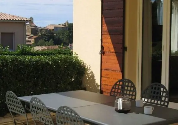 Chez Dominique - Dış Mekanlar
