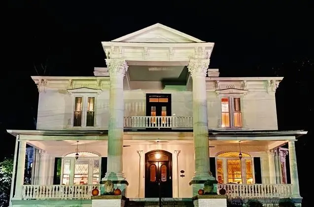 Chez Lindsey Bed & Breakfast - Dış Mekan