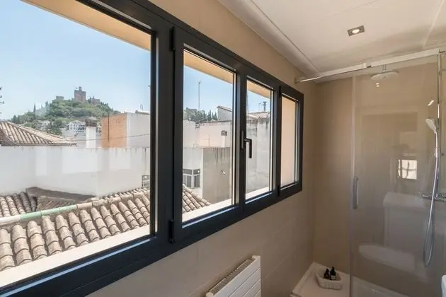 Chezmoihomes Plaza Nueva Deluxe - Oda Manzaraları