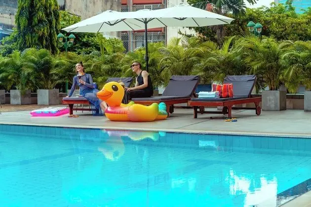 Chi Art Series Hotel Bangkok - Havuz