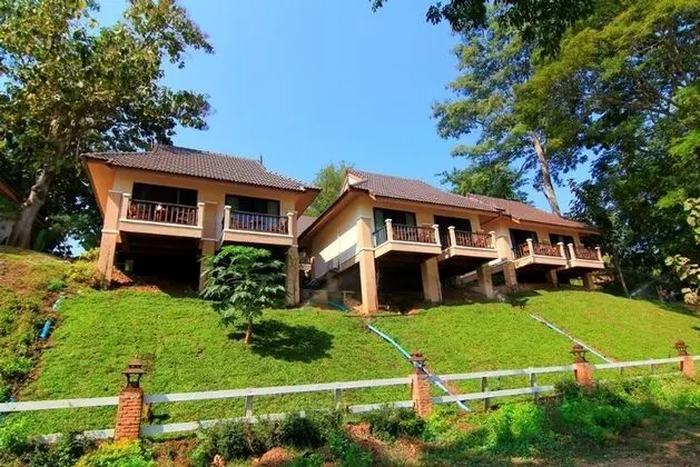 Chiangkhon Teak Garden Riverfront Hotel