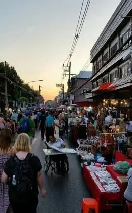Chiangmai Gate Capsule Hostel - Yerinde Yemek