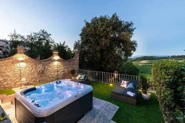 Villa Chianti Your Secret 4 Bedrooms Retreat With View Over the Vineyards in Marcialla - 1