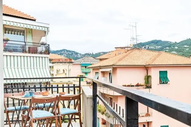 Chiavari Colorful Flat with Garage