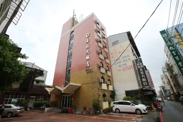 Chiayi Crown Hotel