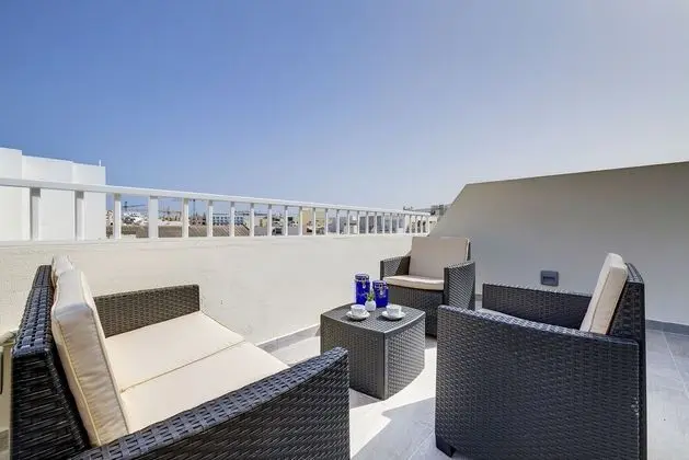 Chic 2BR Penthouse Steps From the Promenade - Dış Mekan