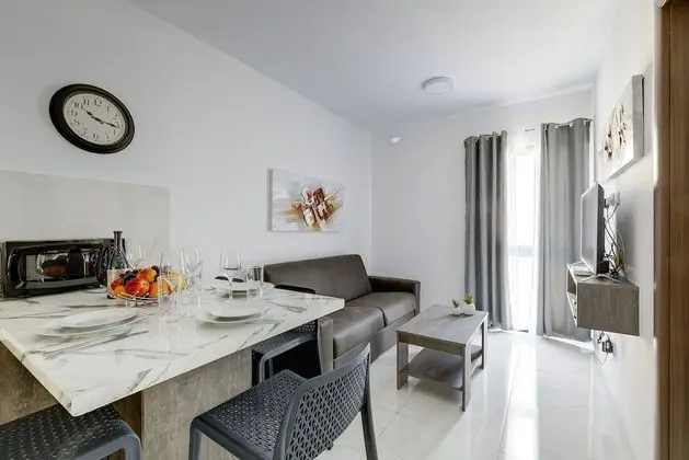 Chic 2BR Penthouse Steps From the Promenade - Öne Çıkan Resim