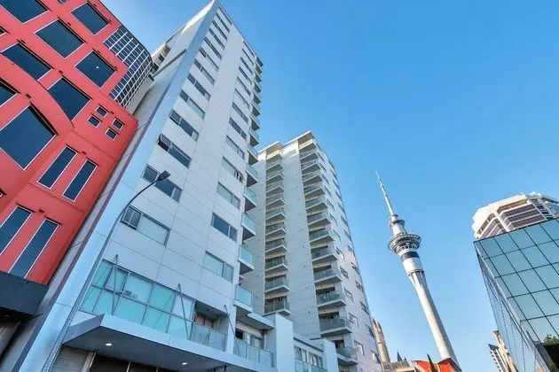 Chic 3 Bedroom City Central with Parking