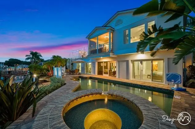 Chic 8BR with Heated Pool & Waterview - Havuz