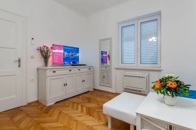 Chic Apartment in Center