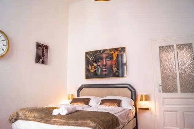 Chic Apartment Near Downtown