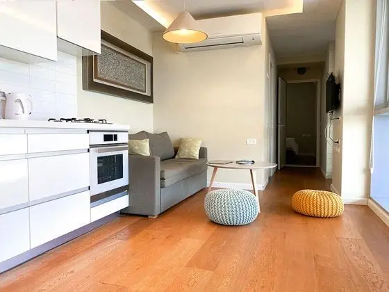 Chic in City Center by FeelHome - Öne Çıkan Resim