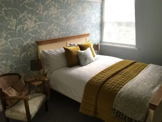 Chic City Centre Georgian Maisonette