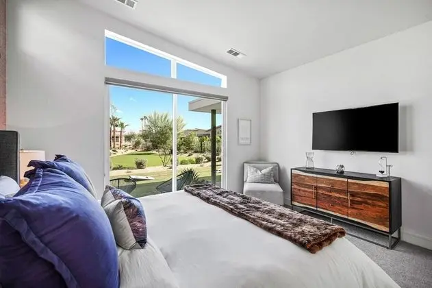 Chic Desert Oasis - Oda