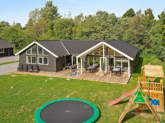 Chic Holiday Home in Hovedstaden near Sea