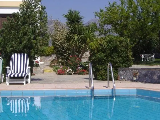 Chic Villa in Lefkogia Crete With Swimming Pool - Havuz
